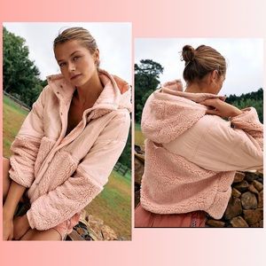 NWOT Free People Adventure Awaits Fleece Jacket in Peach Champagne sz M